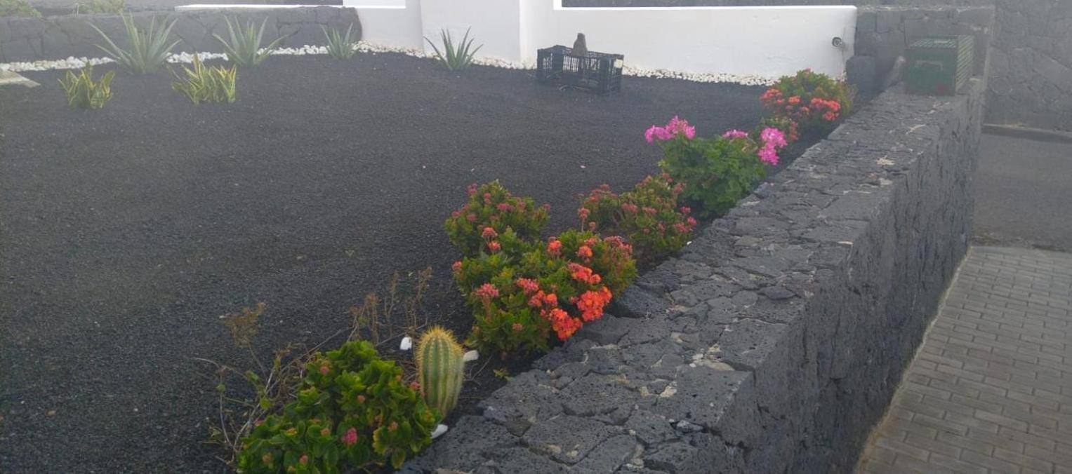 Tranquilidad Entre Volcanes Uga Exterior photo